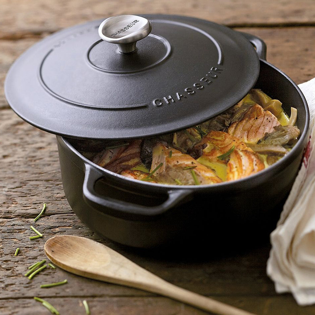 Chasseur Cast Iron Round Casserole, Matte Black