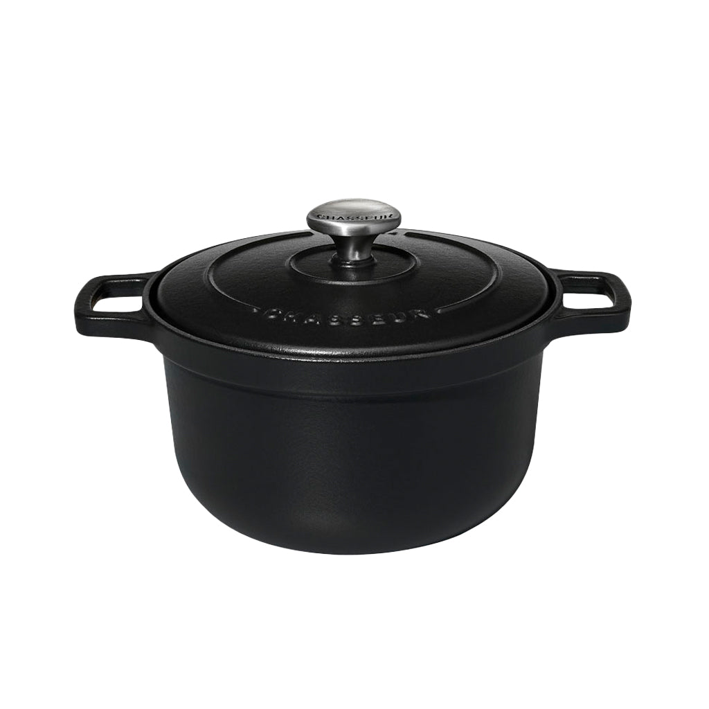 Chasseur Cast Iron Round Casserole, Matte Black