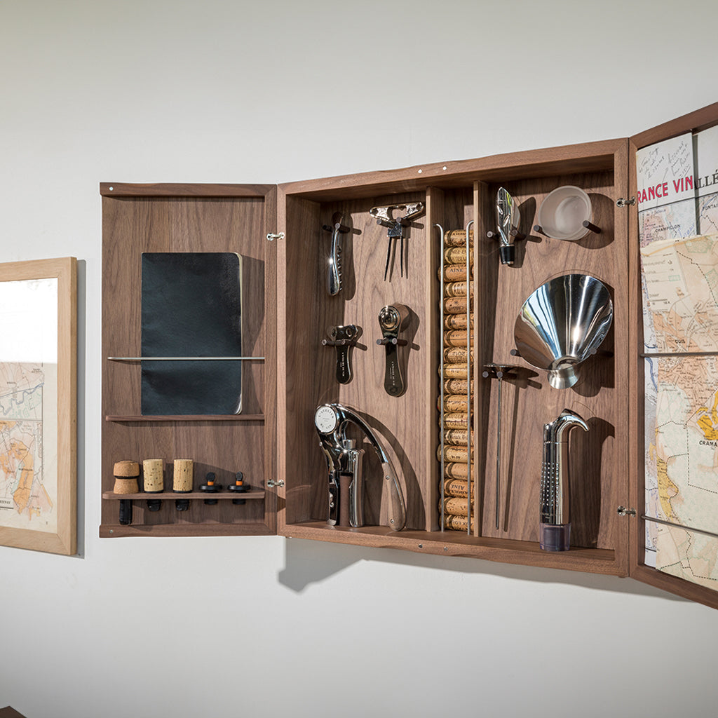 L&#39;Atelier du Vin Wine Lover&#39;s Curiosity Cabinet, 18 pieces